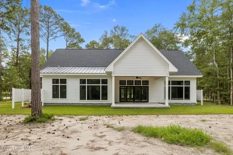 139 Indian Trail Beaufort NC 28516