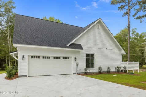 139 Indian Trail Beaufort NC 28516