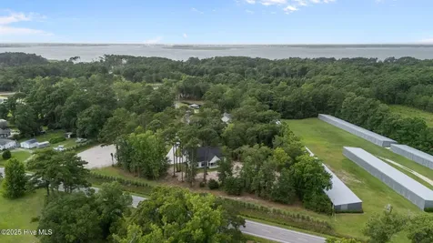 139 Indian Trail Beaufort NC 28516