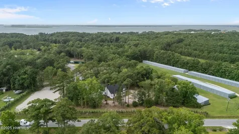 139 Indian Trail Beaufort NC 28516