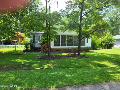 34 Dogwood Lane Blounts Creek NC 27814