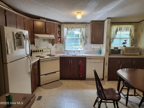 34 Dogwood Lane Blounts Creek NC 27814