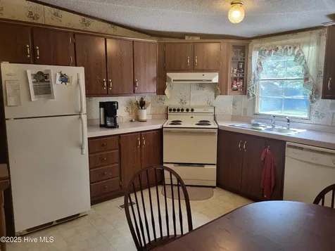 34 Dogwood Lane Blounts Creek NC 27814