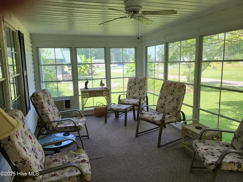 34 Dogwood Lane Blounts Creek NC 27814