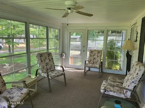 34 Dogwood Lane Blounts Creek NC 27814