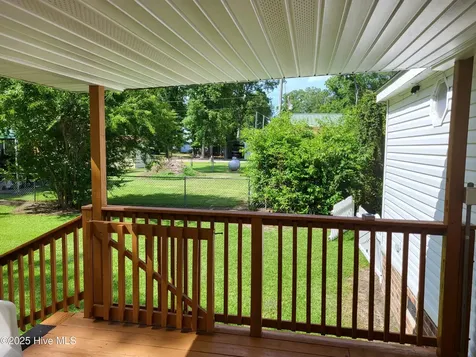 34 Dogwood Lane Blounts Creek NC 27814