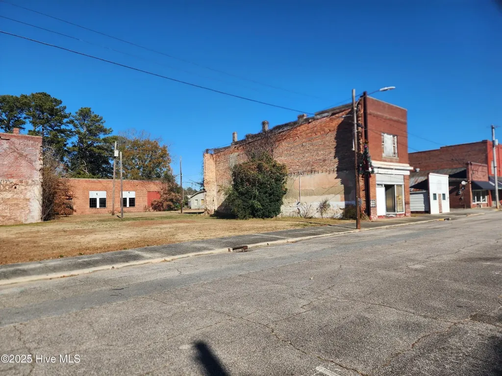 108 N Main Street Robersonville NC 27871