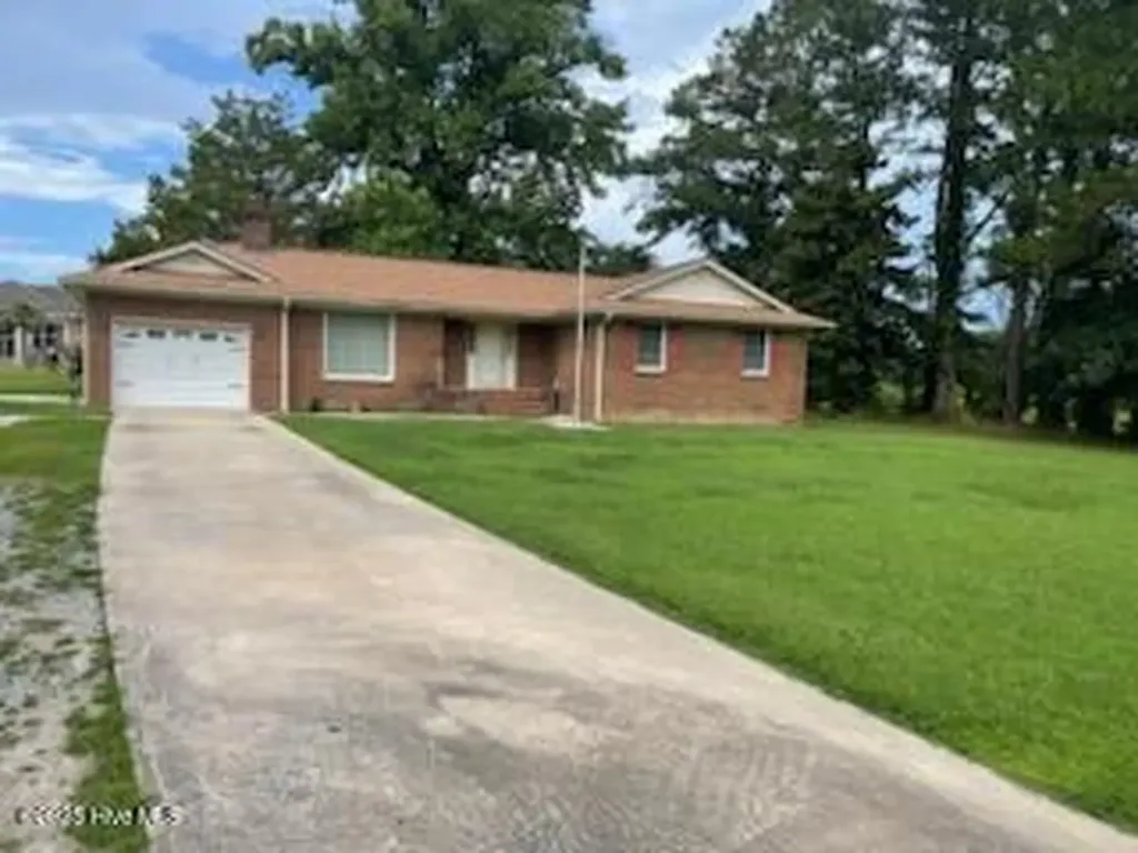 56 Hilltop Drive Washington NC 27889