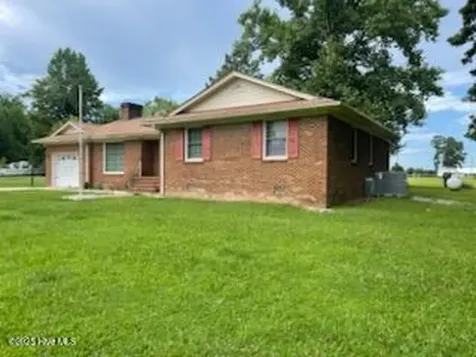 56 Hilltop Drive Washington NC 27889