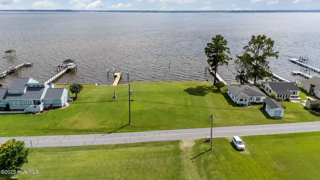 1741 Bayview Road Bath NC 27808