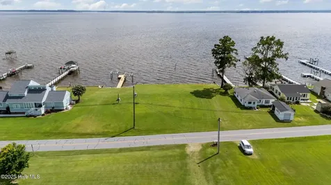 1741 Bayview Road Bath NC 27808