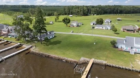 1741 Bayview Road Bath NC 27808