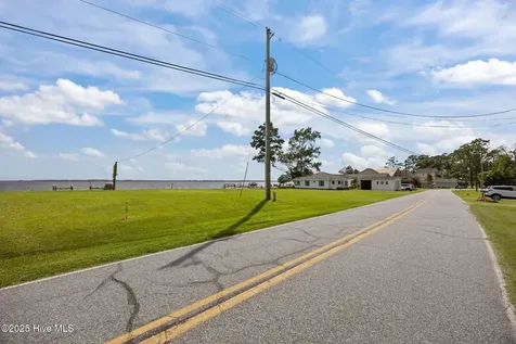1741 Bayview Road Bath NC 27808