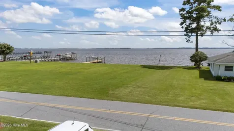 1741 Bayview Road Bath NC 27808