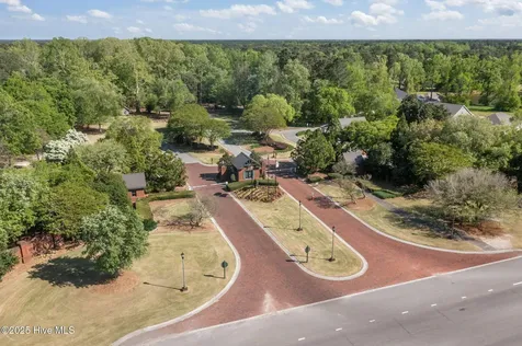 125 Falling Water Way Wallace NC 28466