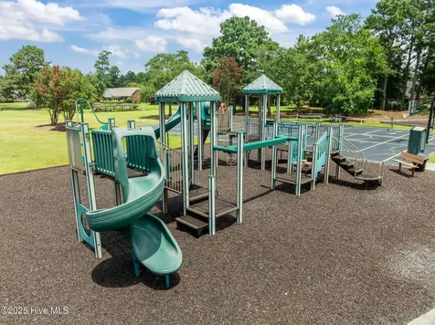125 Falling Water Way Wallace NC 28466