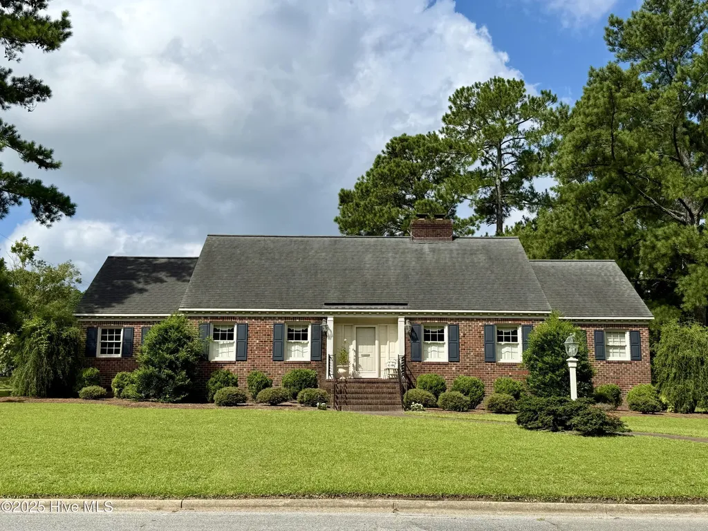 901 School Drive Williamston NC 27892