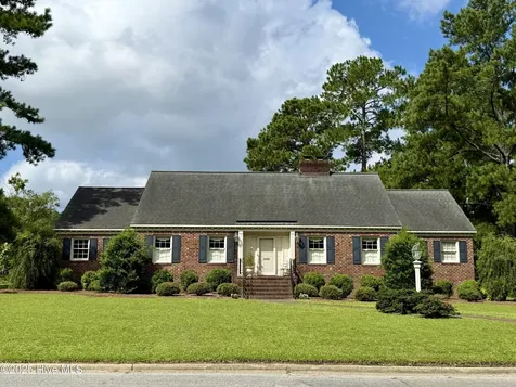 901 School Drive Williamston NC 27892