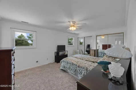 5302 Bogue Drive Oriental NC 28571