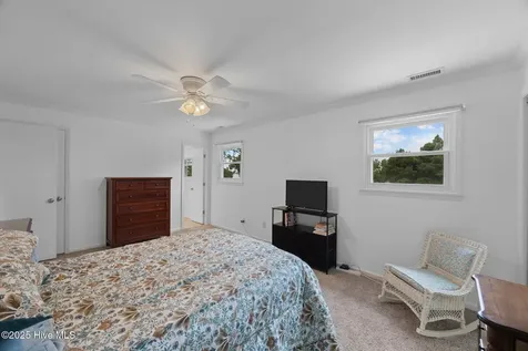 5302 Bogue Drive Oriental NC 28571