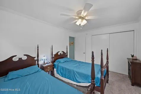 5302 Bogue Drive Oriental NC 28571