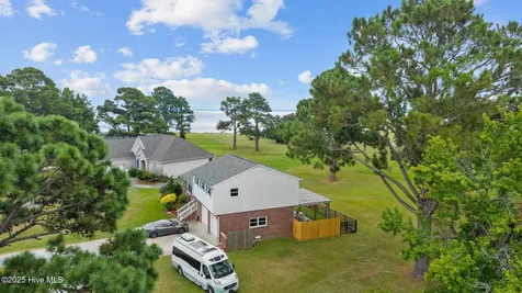 5302 Bogue Drive Oriental NC 28571
