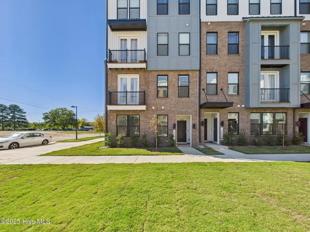 1259 Shaw View Alley Raleigh NC 27601