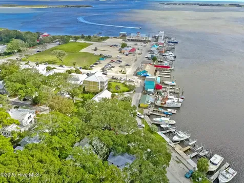 716 N Atlantic Avenue Southport NC 28461