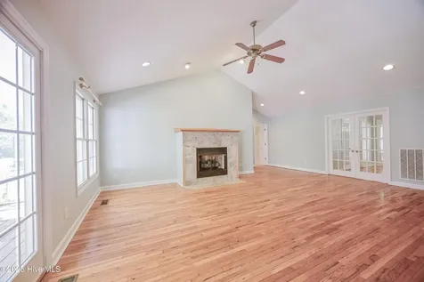 237 Riverbend Road Jacksonville NC 28540