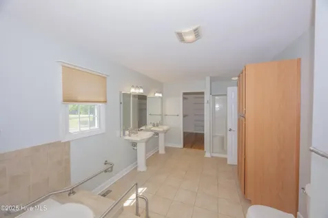 237 Riverbend Road Jacksonville NC 28540