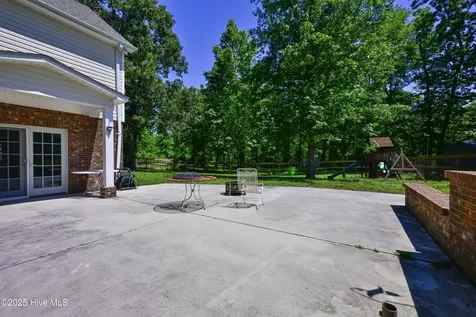 237 Riverbend Road Jacksonville NC 28540