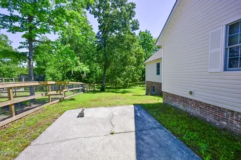 237 Riverbend Road Jacksonville NC 28540