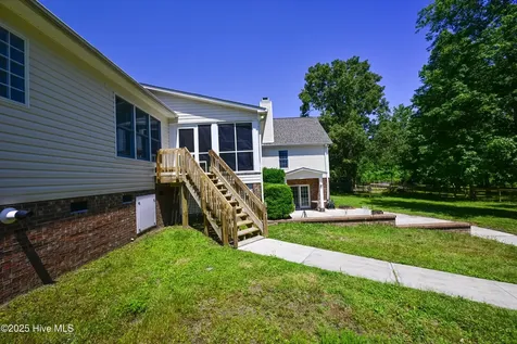 237 Riverbend Road Jacksonville NC 28540