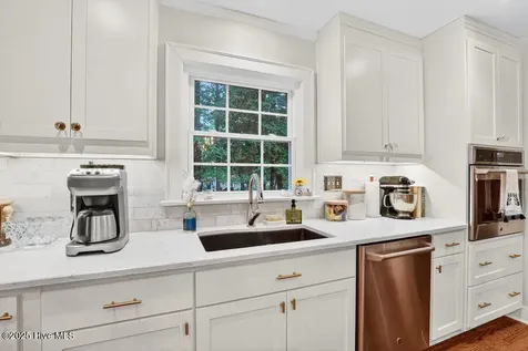 102 Cedar Lane Clinton NC 28328
