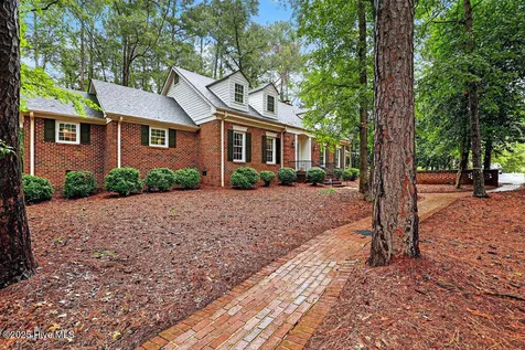 102 Cedar Lane Clinton NC 28328