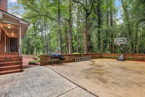102 Cedar Lane Clinton NC 28328