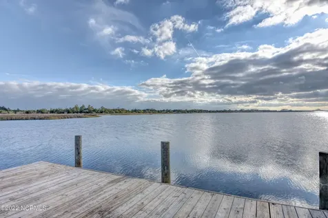335 Landon Lane Sneads Ferry NC 28460