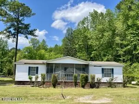 1461 Core Point Road Blounts Creek NC 27814