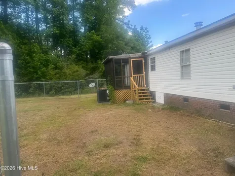 1461 Core Point Road Blounts Creek NC 27814
