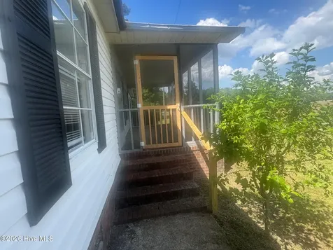 1461 Core Point Road Blounts Creek NC 27814