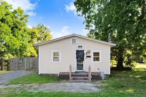 706 Caswell Street Smithfield NC 27577