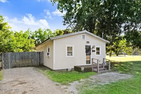 706 Caswell Street Smithfield NC 27577