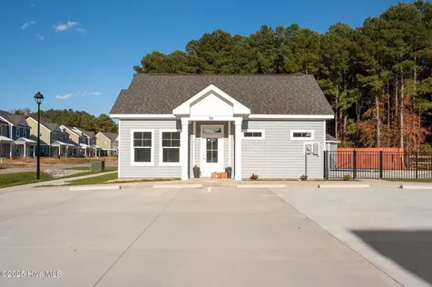 121-B Jarvis Landing Jarvisburg NC 27947