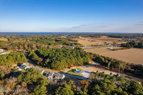 121-B Jarvis Landing Jarvisburg NC 27947