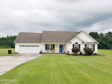 11061 Peacock Road Chadbourn NC 28431