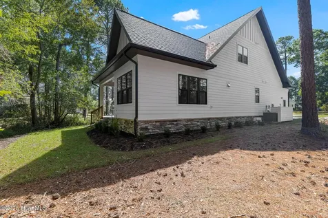 613 Riverwood Drive SE Bolivia NC 28422