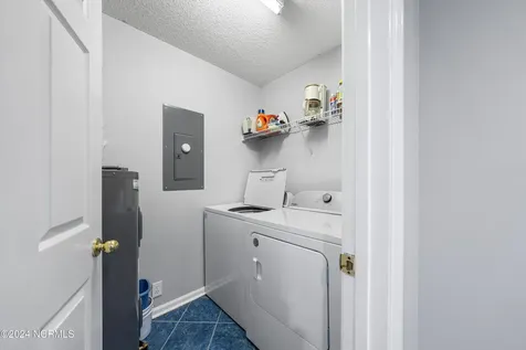 3030 Marsh Winds Circle Southport NC 28461