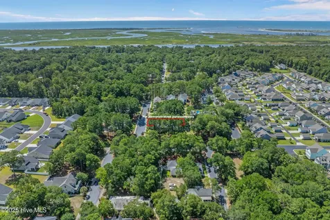 9266 W Lake Road Calabash NC 28467