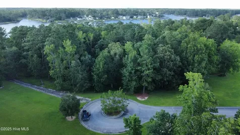 162 Sunshine Drive Arapahoe NC 28510