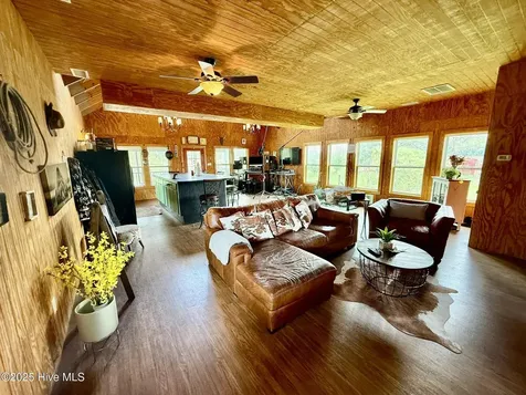 1885 Bennett Road Oak City NC 27857